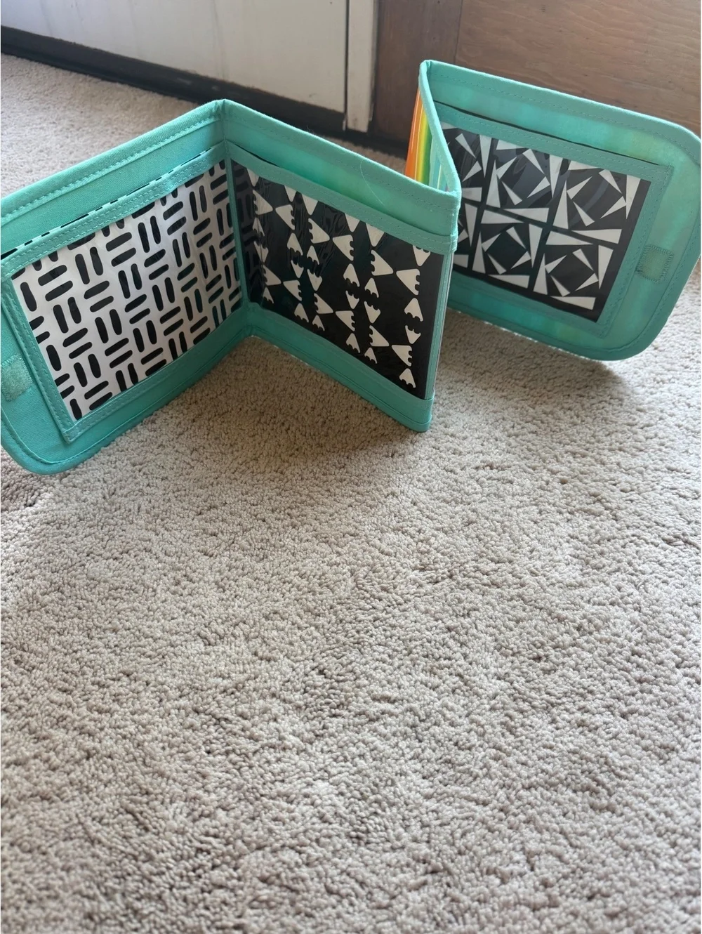 Lovevery the looker playkit standing card holder